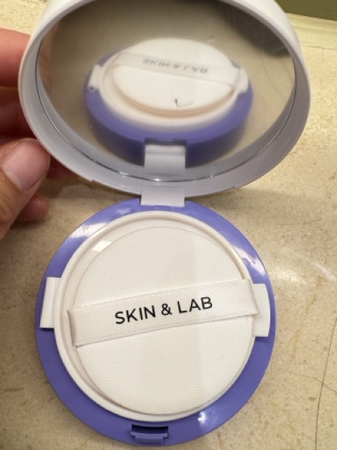 선쿠션 뚜껑열고 찍은 모습