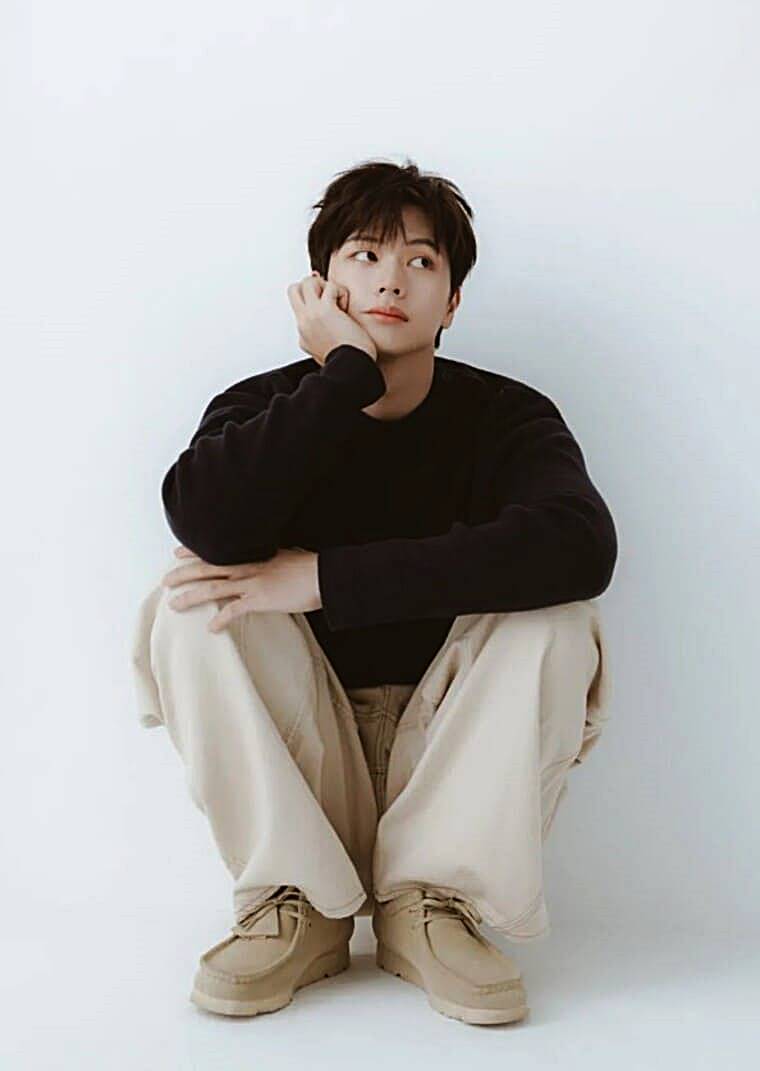 가수-겸-배우-육성재