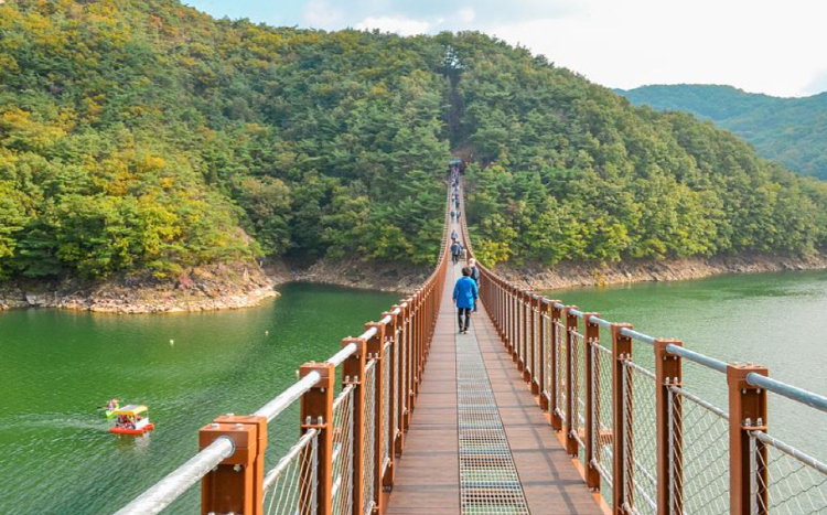 옥순봉 출렁다리