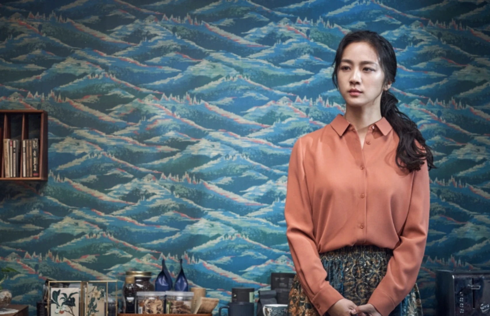 서있는-여자