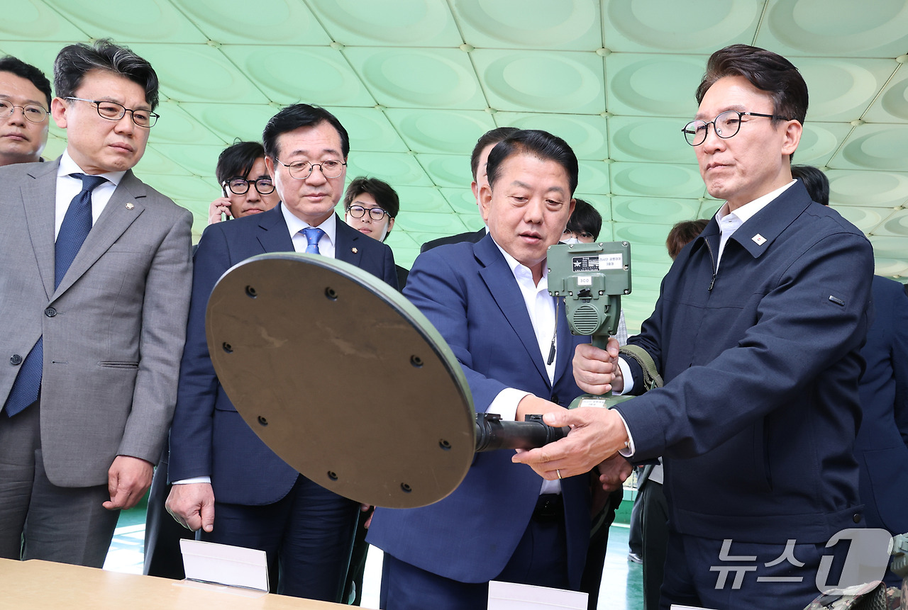 진성준 의원 국방위원회 방미와 A2 비자 관련 이전 기사 자료 이미지 7B