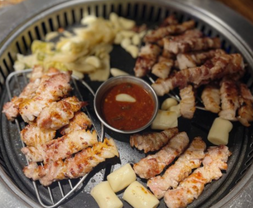 숯불에 구워지는 벌집삽겹살