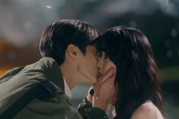 배우 변우석과 김혜윤이 tvN 월화드라마 '선재 업고 튀어'에서 로맨스 호흡을 맞추고 있다. [사진=tvN]