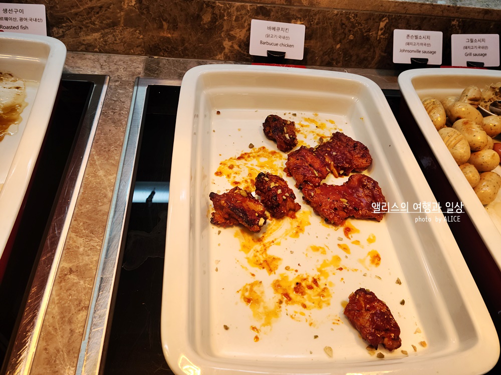 포포인츠 바이 쉐라톤 서울 명동 에볼루션 뷔페 런치 후기