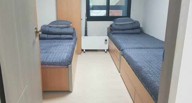 쉼터 방 안 예시