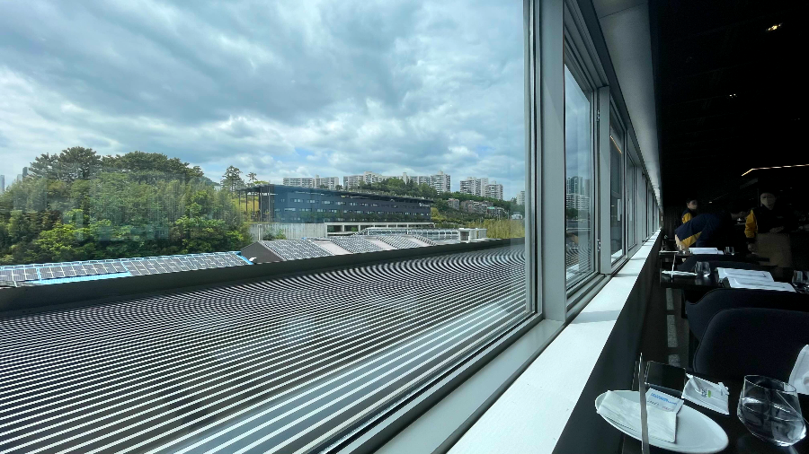 마이클 어반 팜테이블 실내