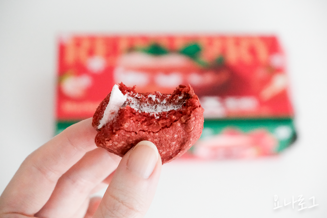 마켓오 마켓오다쿠아즈 마켓오레드베리다쿠아즈 레드베리다쿠아즈 다쿠아즈추천 신상간식 신상과자 편의점신상과자 편의점신상 과자추천 편의점추천 딸기디저트 딸기디저트추천 다쿠아즈 딸기다쿠아즈 맛있는과자추천