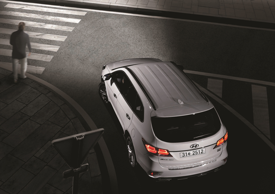 2018년 맥스크루즈 후면 사진