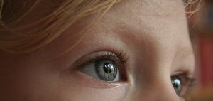 아이의 눈