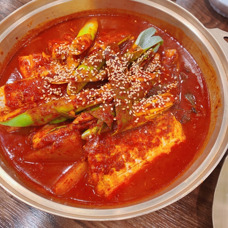 부천 신중동역 전설의 맛 시래기 듬뿍! 제주도 스타일 생 갈치조림 맛집 추천