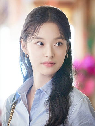 취하는 로맨스 등장인물 - 방아름