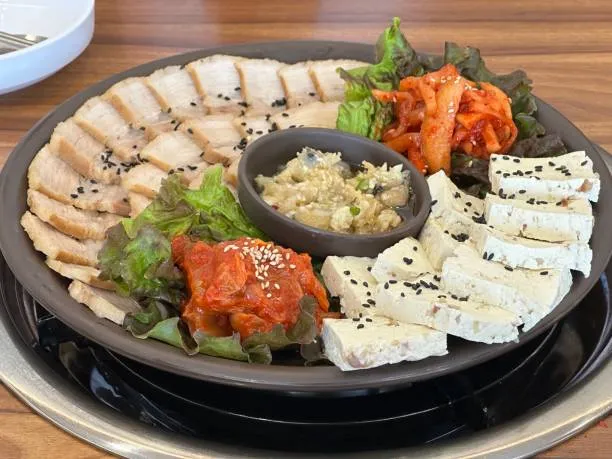 보쌈과 두부, 양념