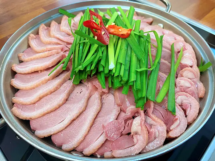 생생정보 산채 오리전골 오리탕 비빔솥밥 맛집