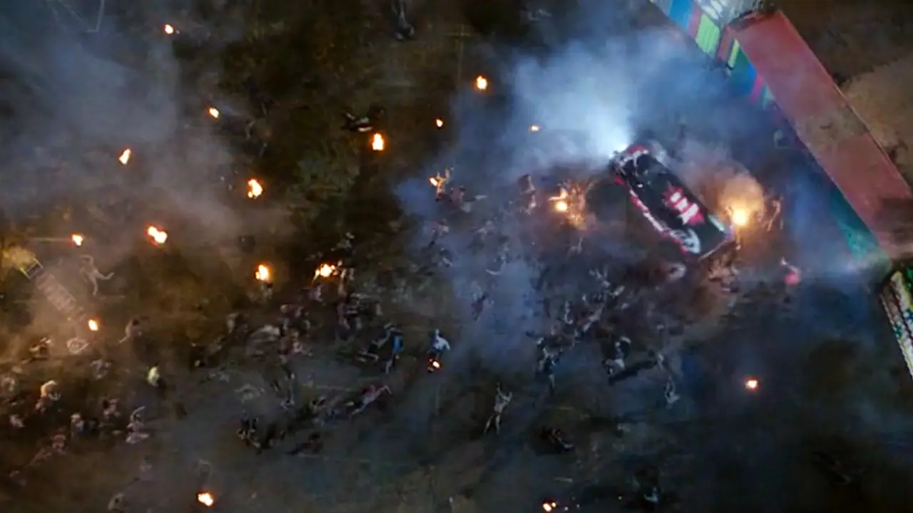 엄청난 좀비떼가 몰려온고, 대혈투가 벌어진다