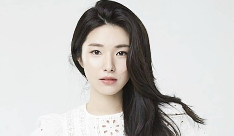 배우-하영