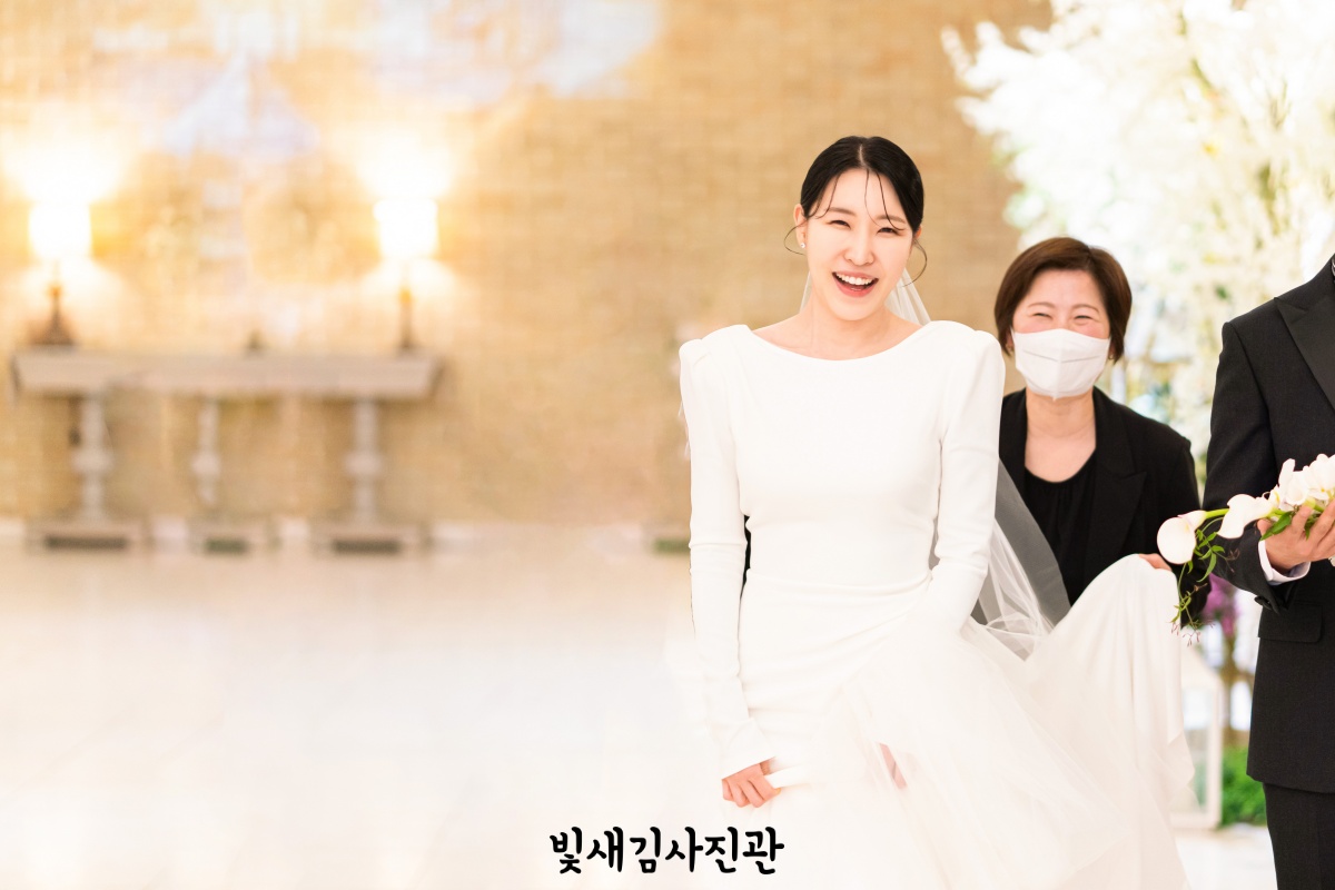 소풍컨벤션웨딩 라온제나홀 본식스냅 서브스냅 7