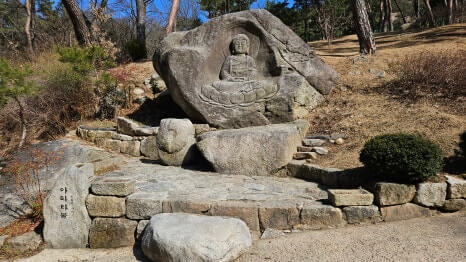 서울 진관사 : 서울 한복판에 자리한 깊은 산사 전통과 현대가 조화된 사찰 공간