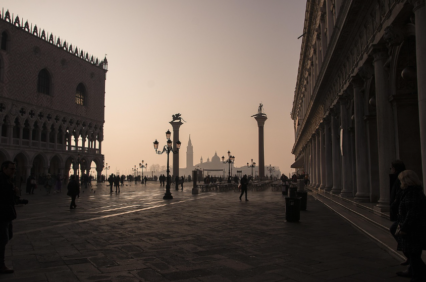 이탈리아 도시의 심장, 피아차: 왜 모든 길은 광장으로 향하는가