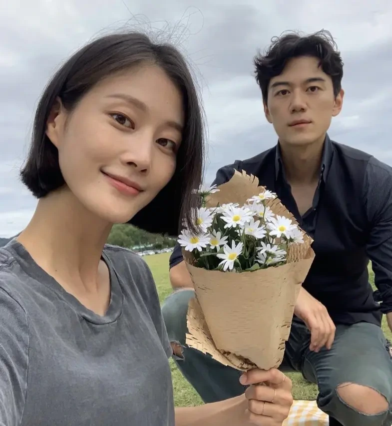 이현이 남편 홍성기