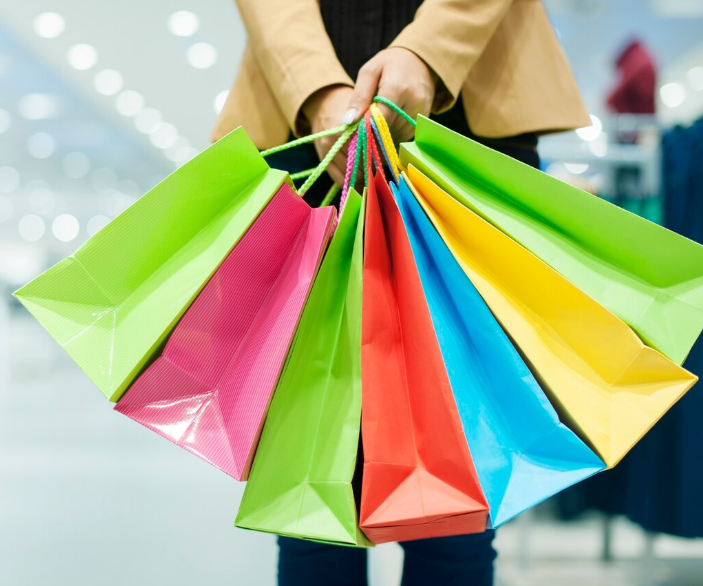 쇼핑을 하는 여자