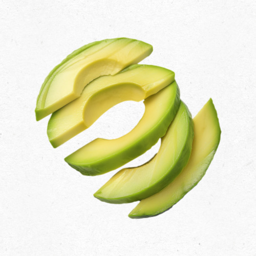 샐러드 위에 올려진 신선한 아보카도 슬라이스