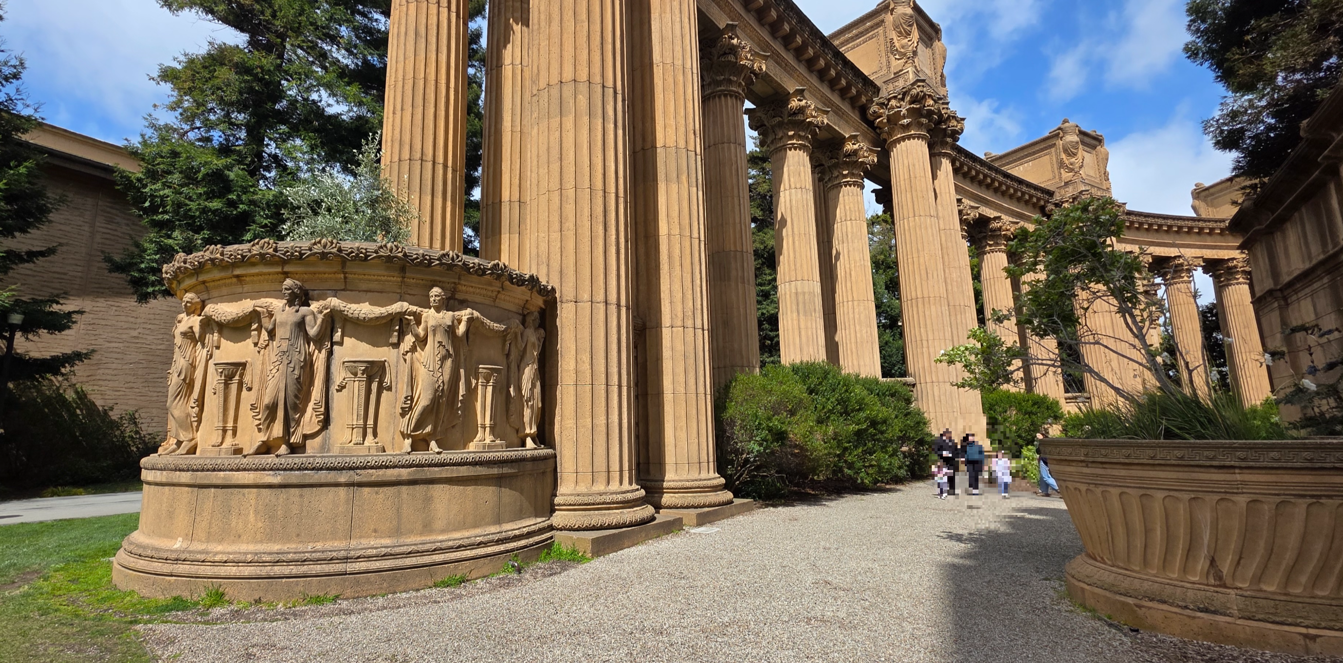 Palace of Fine Arts 기둥들