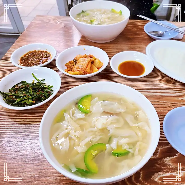 생활의달인 물만두 달인 칼국수 맛있는 3대째 식당 은둔식달 노포 인천 동인천 신포동 맛집 정보