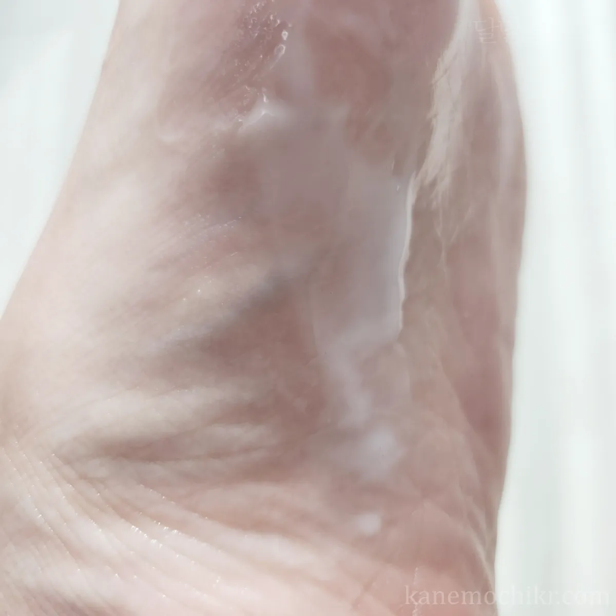 다이소-화장품-보습을부탁해-에센스