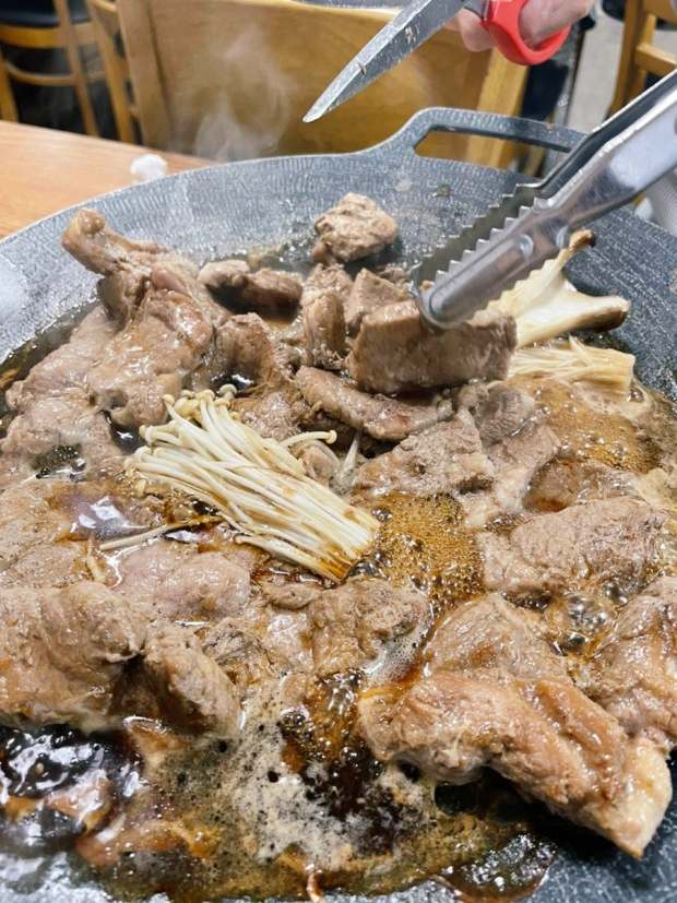 생방송오늘저녁 평택 통복시장 간장주물럭 55년 고향노포 쌈에 싸 먹어도 맛있다는 간장 돼지갈비 맛집 추천