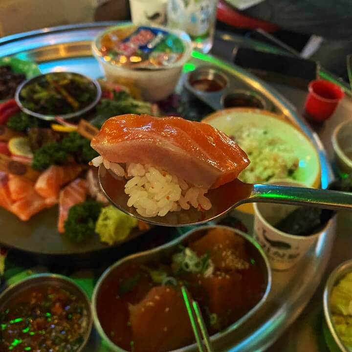 우기식당-바다점-연어초밥