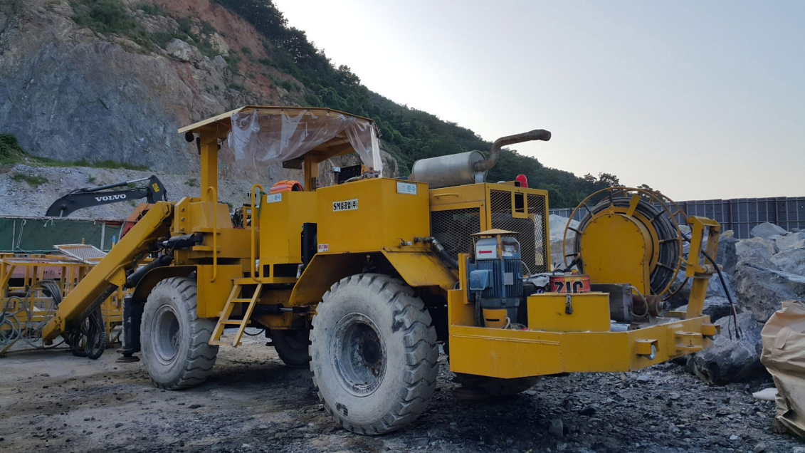 터널용고소작업차