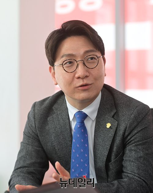 신인규 변호사 법조 경력