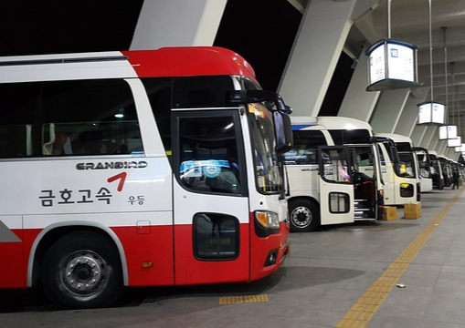 고속버스터미널내부