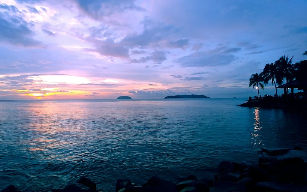 여름 저녁 바닷가