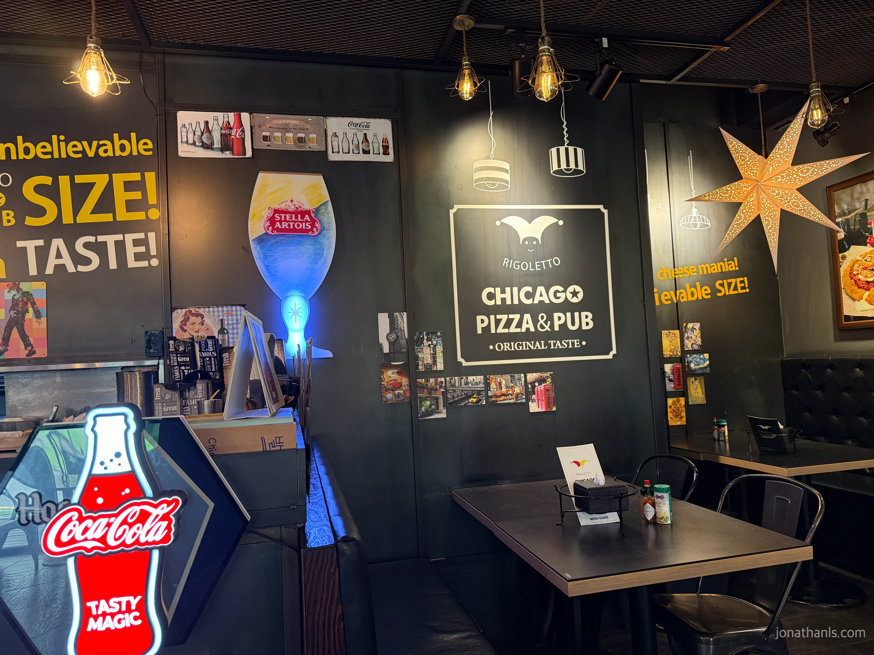 보정동 카페거리 시카고피자 매장 내부