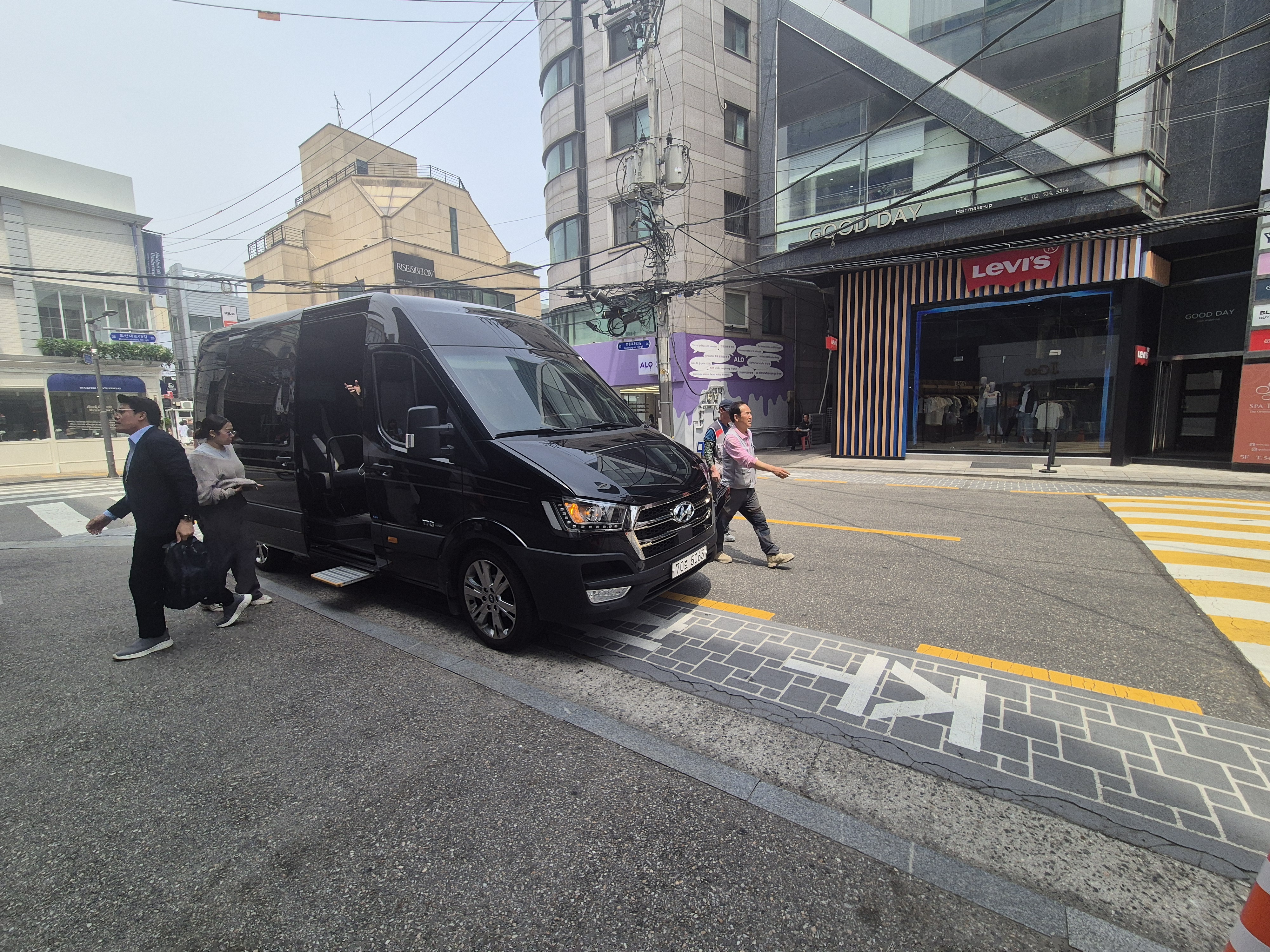 Private driver vehicle fast travel Seoul