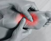 발 통증 관리법 : 마사지