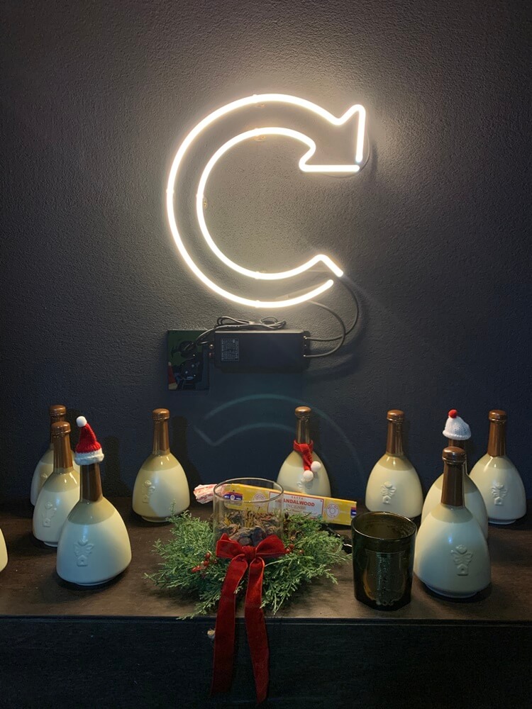 리파인 입구 인테리어 모습