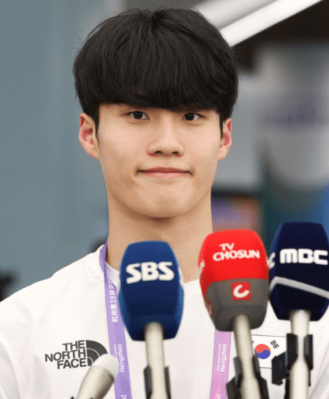 황선우 선수 사진