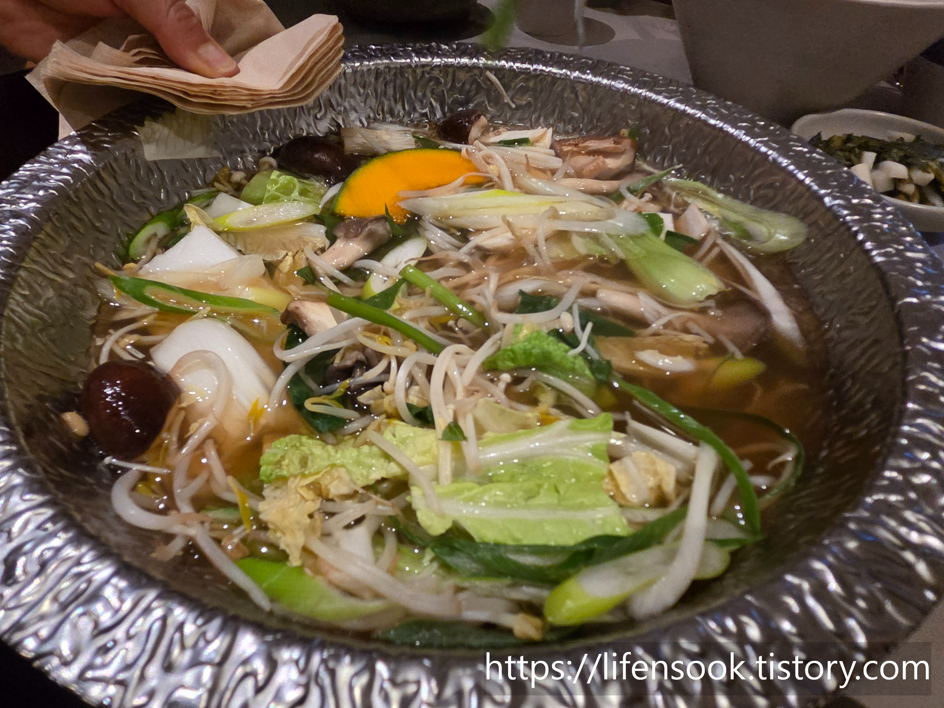 샤브인서울 압구정로데오점 맑은 버섯육수 샤브샤브 1