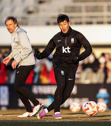 한국 중국 축구 하이라이트