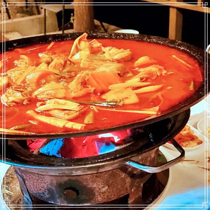 생방송 투데이 양주, 장흥, 계곡 참숯 화력으로 진한 풍미! 무쇠솥 닭볶음탕 맛집