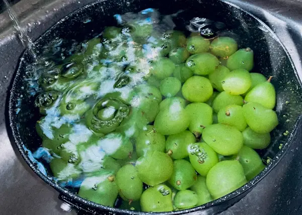 껍질 깎아도 안심 금물? 사과&middot;바나나&middot;오렌지도 꼭 씻어야 하는 이유!