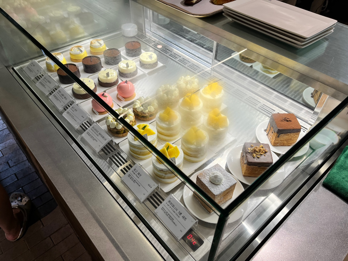 모양 예쁜 케이크 많음