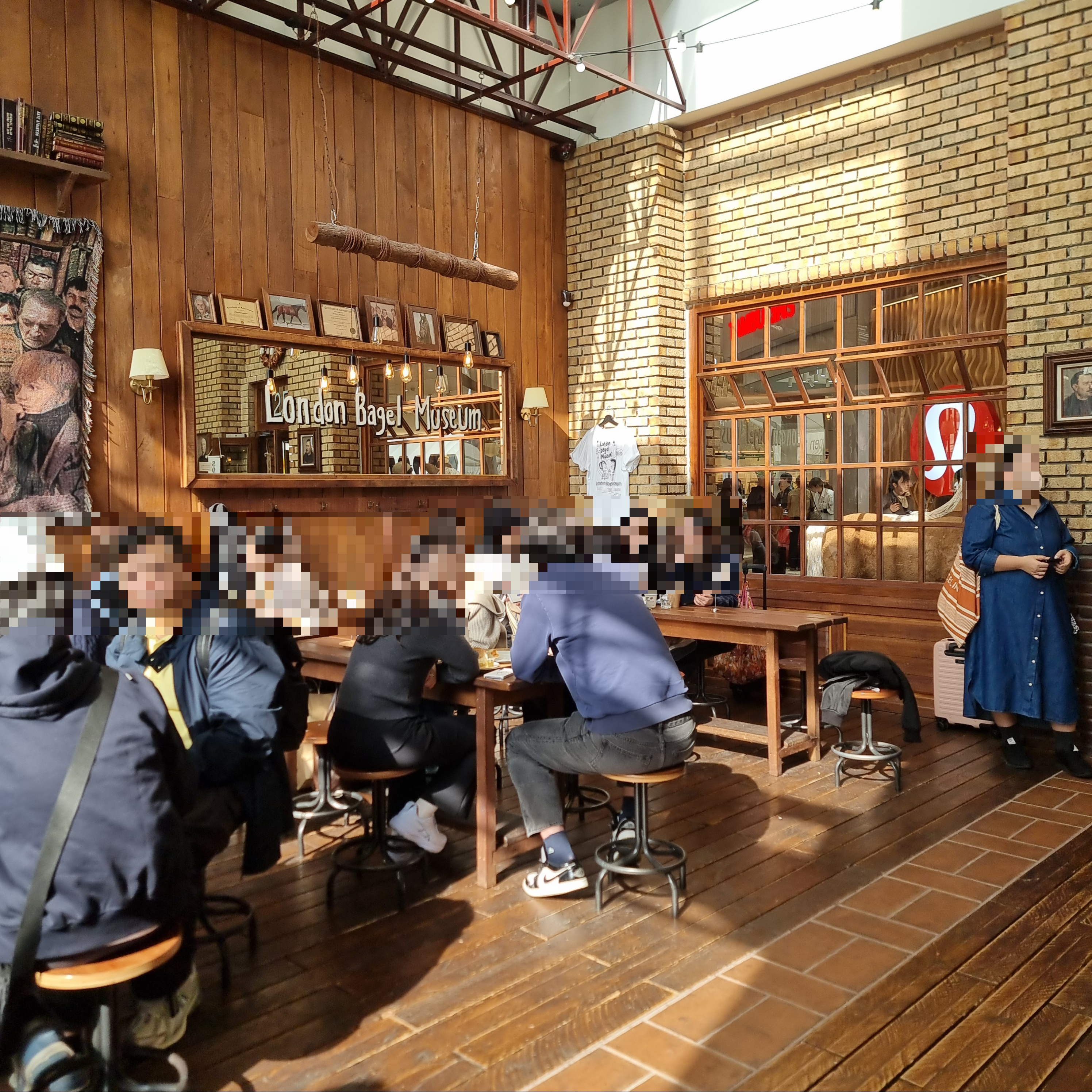 런던 베이글 뮤지엄 잠실점 내부