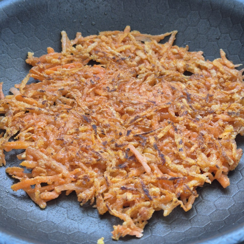 당근전, 당근전 레시피, carrot pancake, healthy recipe, 간단요리, 초간단 레시피, easy cooking, 집밥, homemade food, 당근요리, vegetable recipe, 다이어트 식단, low calorie recipe, 간식 만들기, quick recipe, 자취요리, cooking tips, 전분요리, gluten free recipe, 한국요리, korean food, 부침개, 팬요리, 5분요리, 건강식, 간편식, 채소요리, diet food, snack recipe, simple cooking