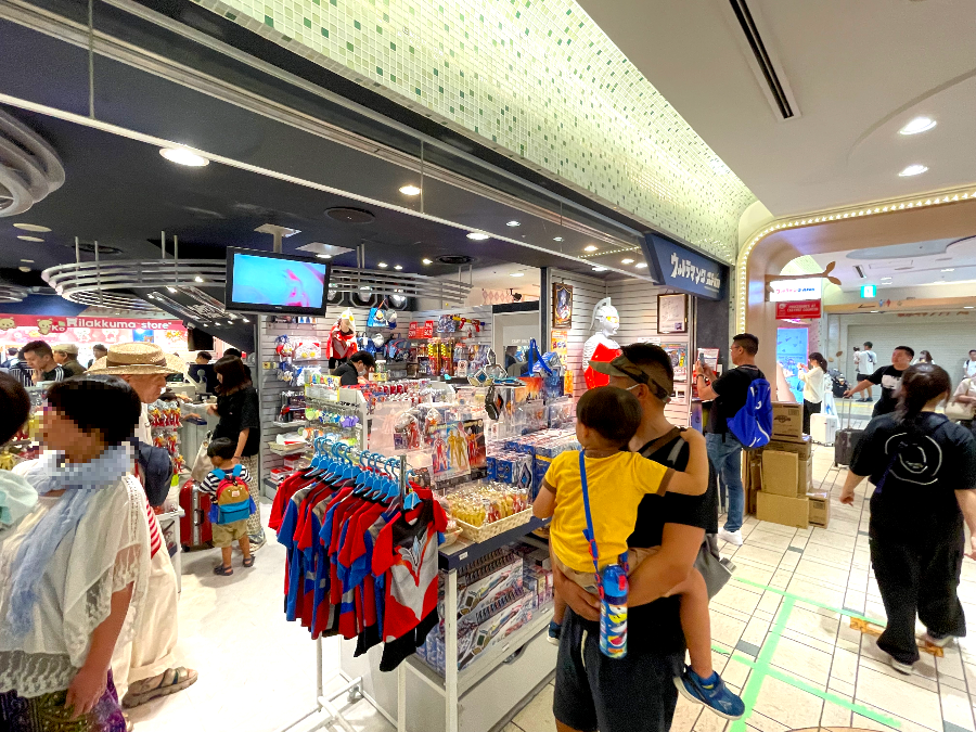 도쿄 캐릭터 스트리트 여행 울트라맨