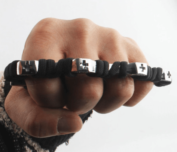 칼부림 호신용품 관련 사진 이미지입니다.