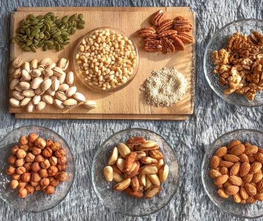 한국의 떡 종류 청치주먹떡-견과류