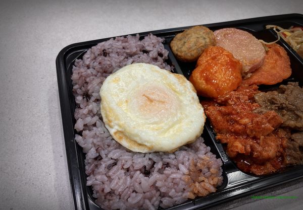 CU 편의점 백종원 제대로한판 백반한판 도시락 2023년 4월 반찬 구성(찰 흑미, 계란 후라이)